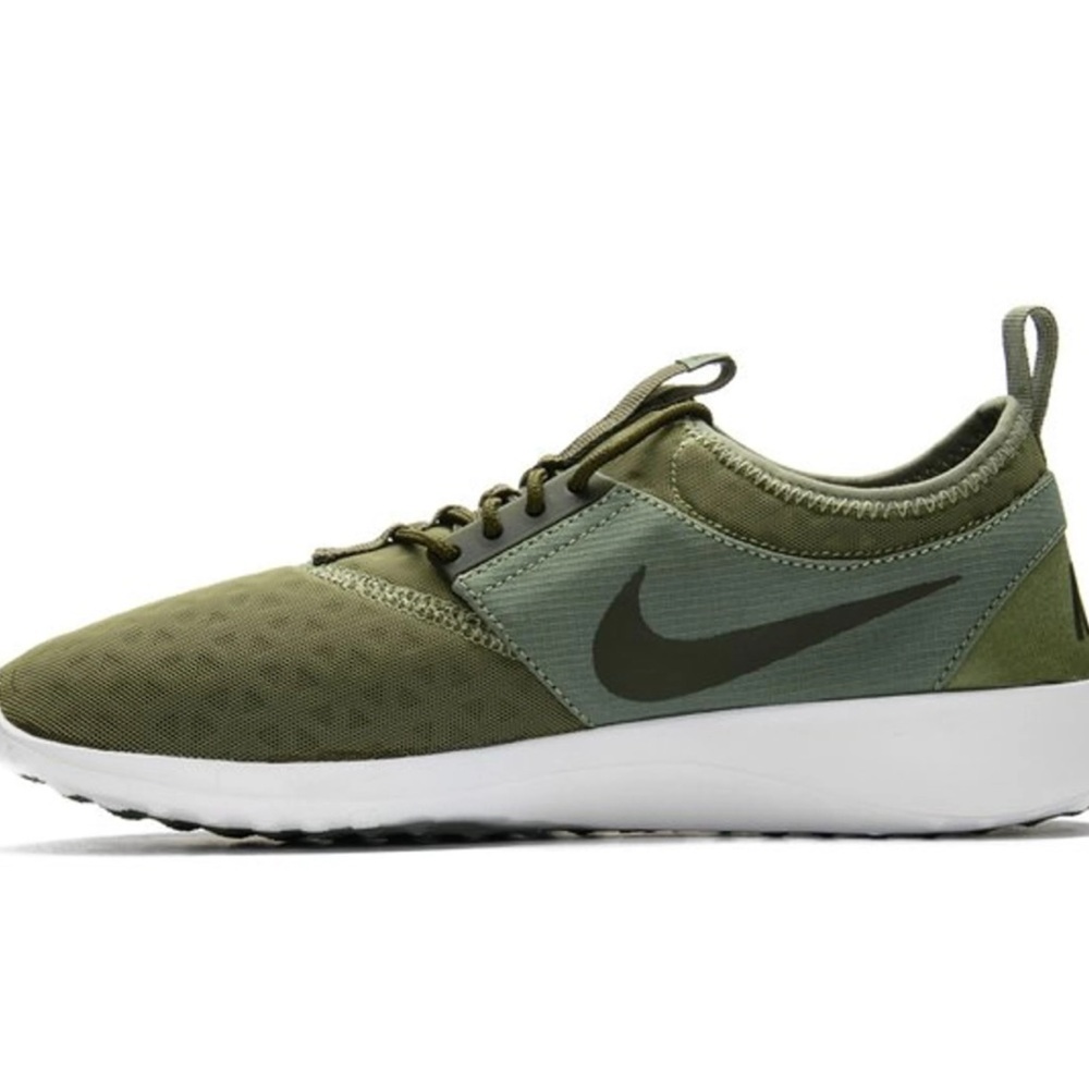 Nike Women’s Sneakers Juvenate Dark Green